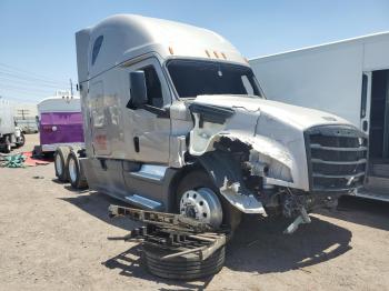  Salvage Freightliner Cascadia 1