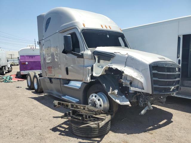  Salvage Freightliner Cascadia 1