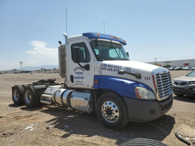  Salvage Freightliner Cascadia 1