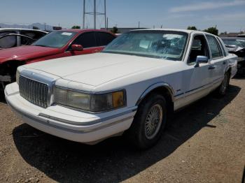  Salvage Lincoln Towncar