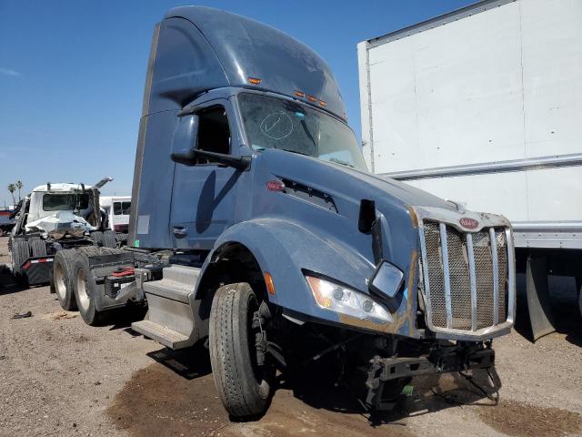  Salvage Peterbilt 579