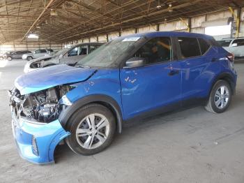  Salvage Nissan Kicks