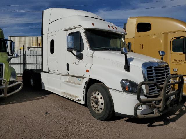  Salvage Freightliner Cascadia 1