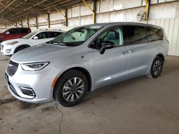  Salvage Chrysler Pacifica