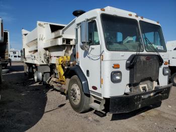  Salvage Peterbilt 520