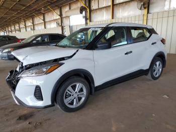  Salvage Nissan Kicks