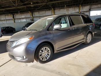  Salvage Toyota Sienna