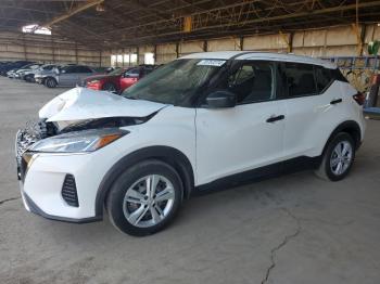  Salvage Nissan Kicks