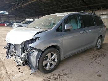  Salvage Toyota Sienna