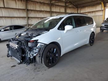  Salvage Chrysler Pacifica