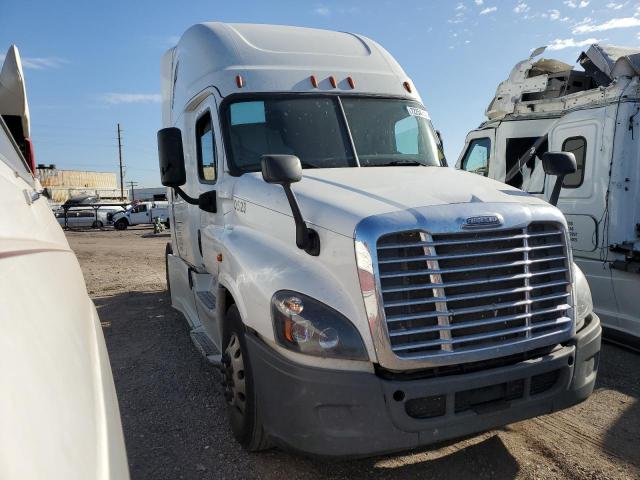  Salvage Freightliner Cascadia 1