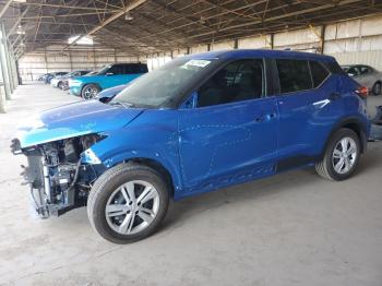  Salvage Nissan Kicks