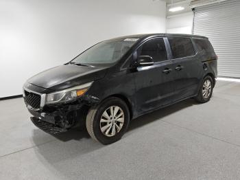  Salvage Kia Sedona