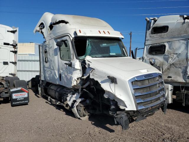  Salvage Freightliner Cascadia 1