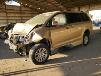  Salvage Toyota Sienna