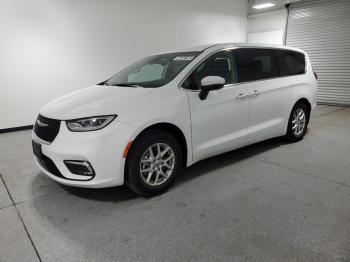  Salvage Chrysler Pacifica