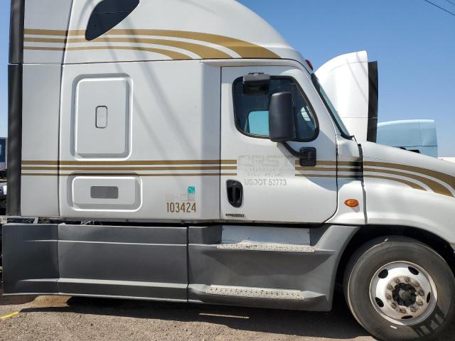  Salvage Freightliner Cascadia 1