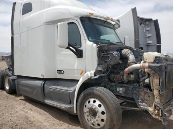  Salvage Peterbilt 579