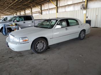 Salvage Lincoln Towncar