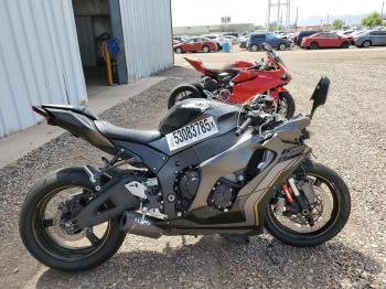  Salvage Kawasaki Zx1002 M