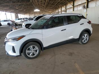  Salvage Nissan Kicks