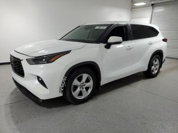  Salvage Toyota Highlander