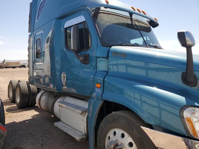  Salvage Freightliner Cascadia 1