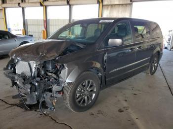  Salvage Chrysler Minivan