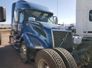  Salvage Volvo Vn