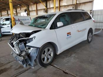  Salvage Toyota Sienna