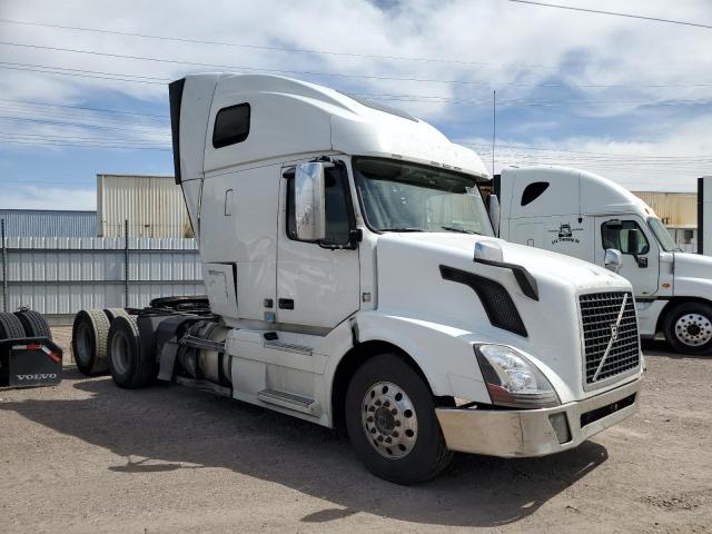  Salvage Volvo Vn