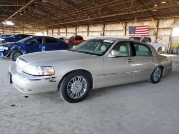  Salvage Lincoln Towncar
