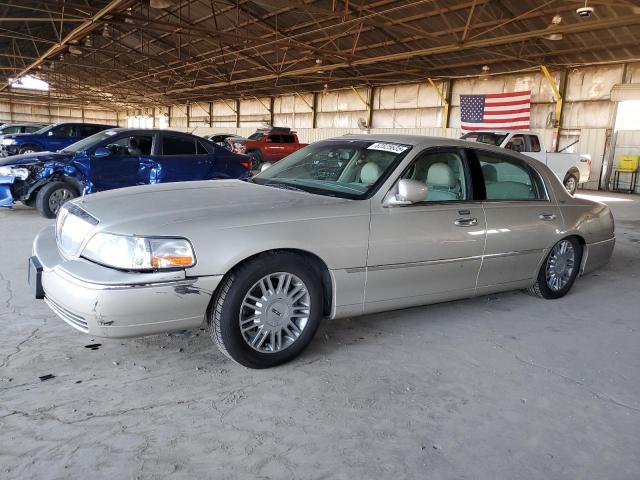  Salvage Lincoln Towncar