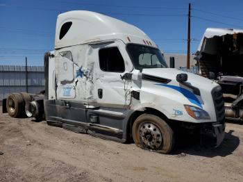  Salvage Freightliner Cascadia 1