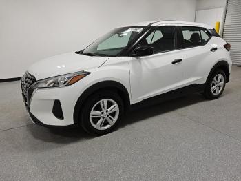  Salvage Nissan Kicks