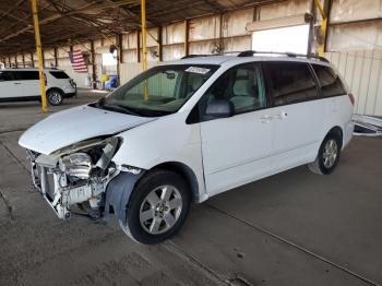  Salvage Toyota Sienna