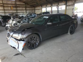  Salvage Chrysler 300