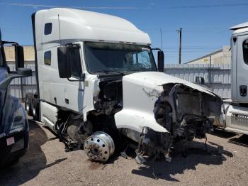  Salvage Volvo Vn