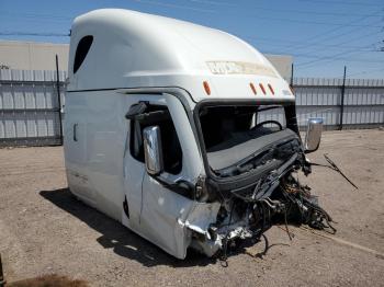  Salvage Freightliner Cascadia 1