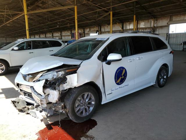  Salvage Toyota Sienna