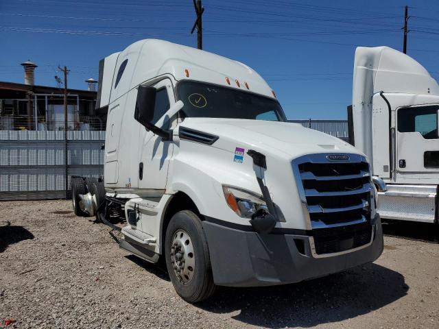  Salvage Freightliner Cascadia 1