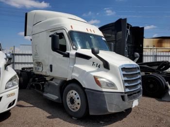  Salvage Freightliner Cascadia 1