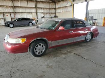  Salvage Lincoln Towncar