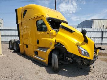  Salvage Freightliner Cascadia 1