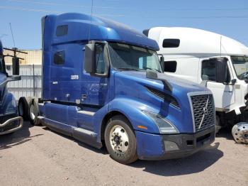  Salvage Volvo Vnl