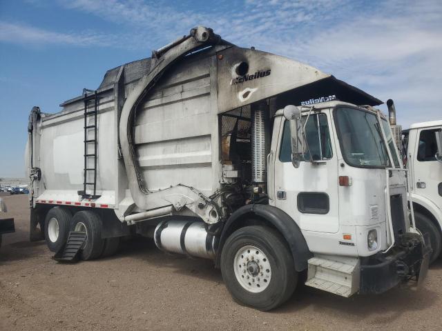  Salvage Autocar Xpeditor W