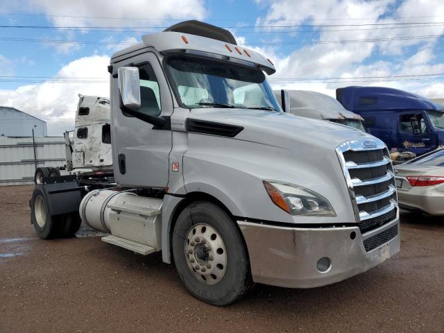  Salvage Freightliner Cascadia 1