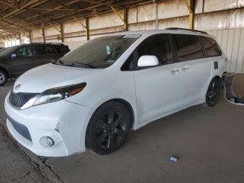  Salvage Toyota Sienna