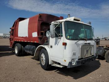 Salvage Volvo Xpeditor