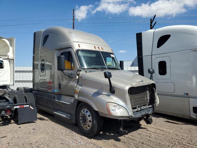  Salvage Freightliner Cascadia 1